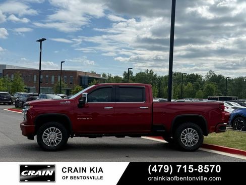 Used 2022 Chevrolet Silverado 3500 High Country w/ Z71 Off-Road Package AWD/4WD image 4