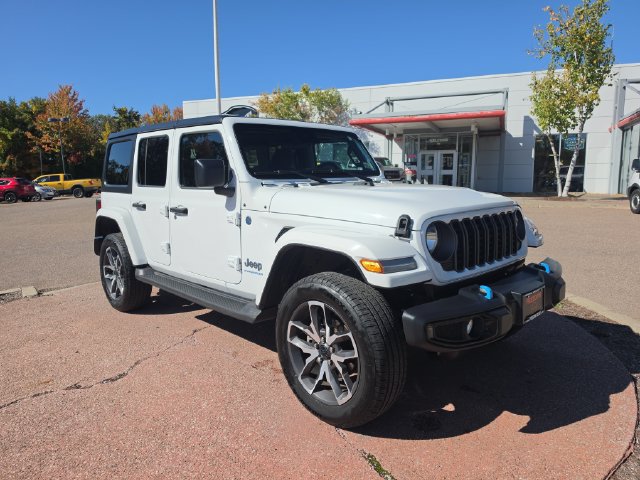 Used 2024 Jeep Wrangler Unlimited AWD/4WD image 7