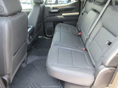 Certified 2022 Chevrolet Silverado 1500 RST AWD/4WD image 17