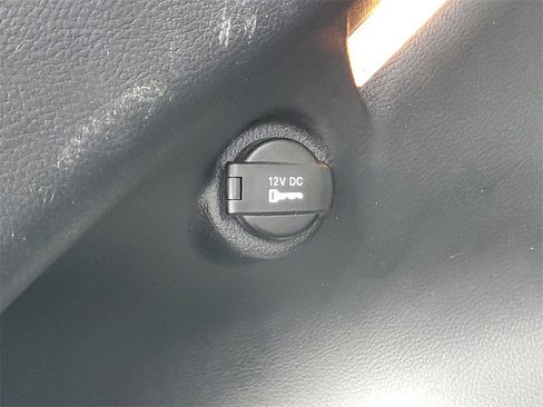 Used 2018 Jeep Compass Latitude w/ Cold Weather Group image 8