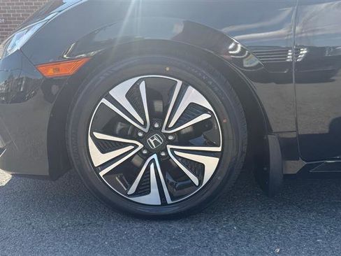 Used 2018 Honda Civic EX-L image 5