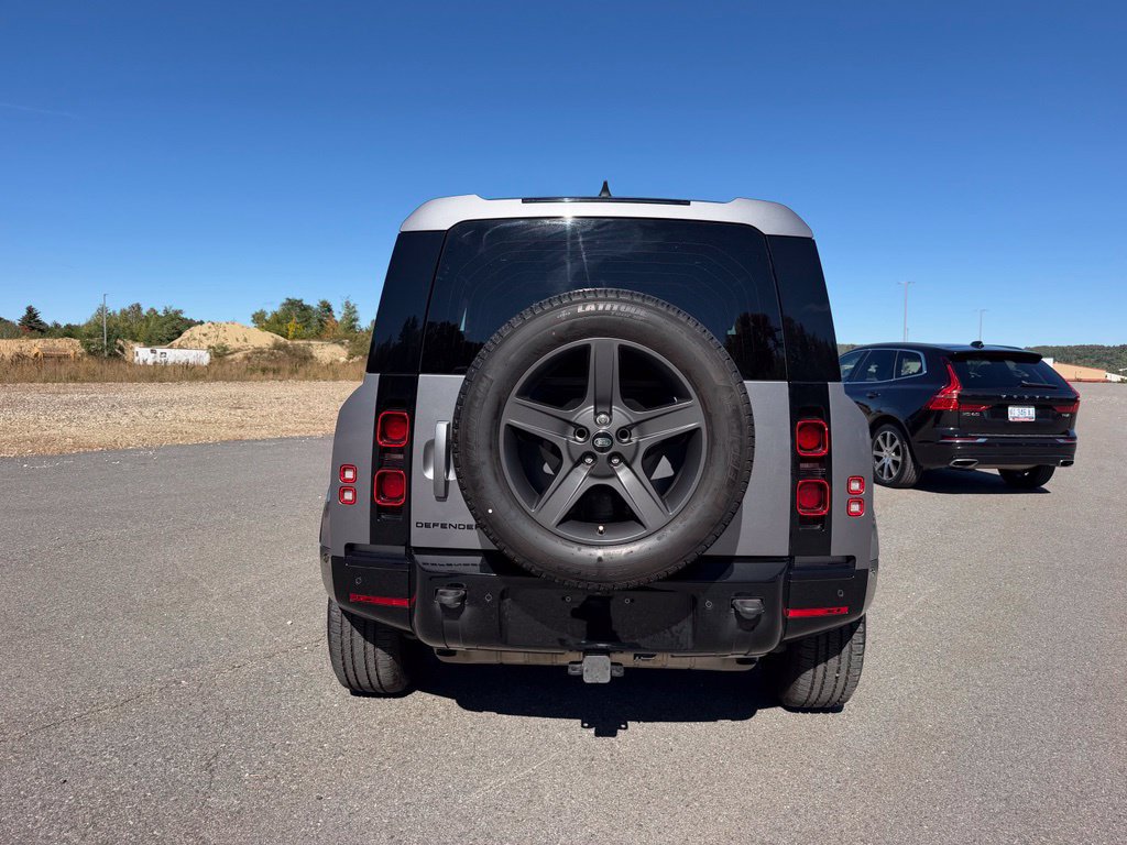 Used 2024 Land Rover Defender 90 X-Dynamic SE AWD/4WD image 24