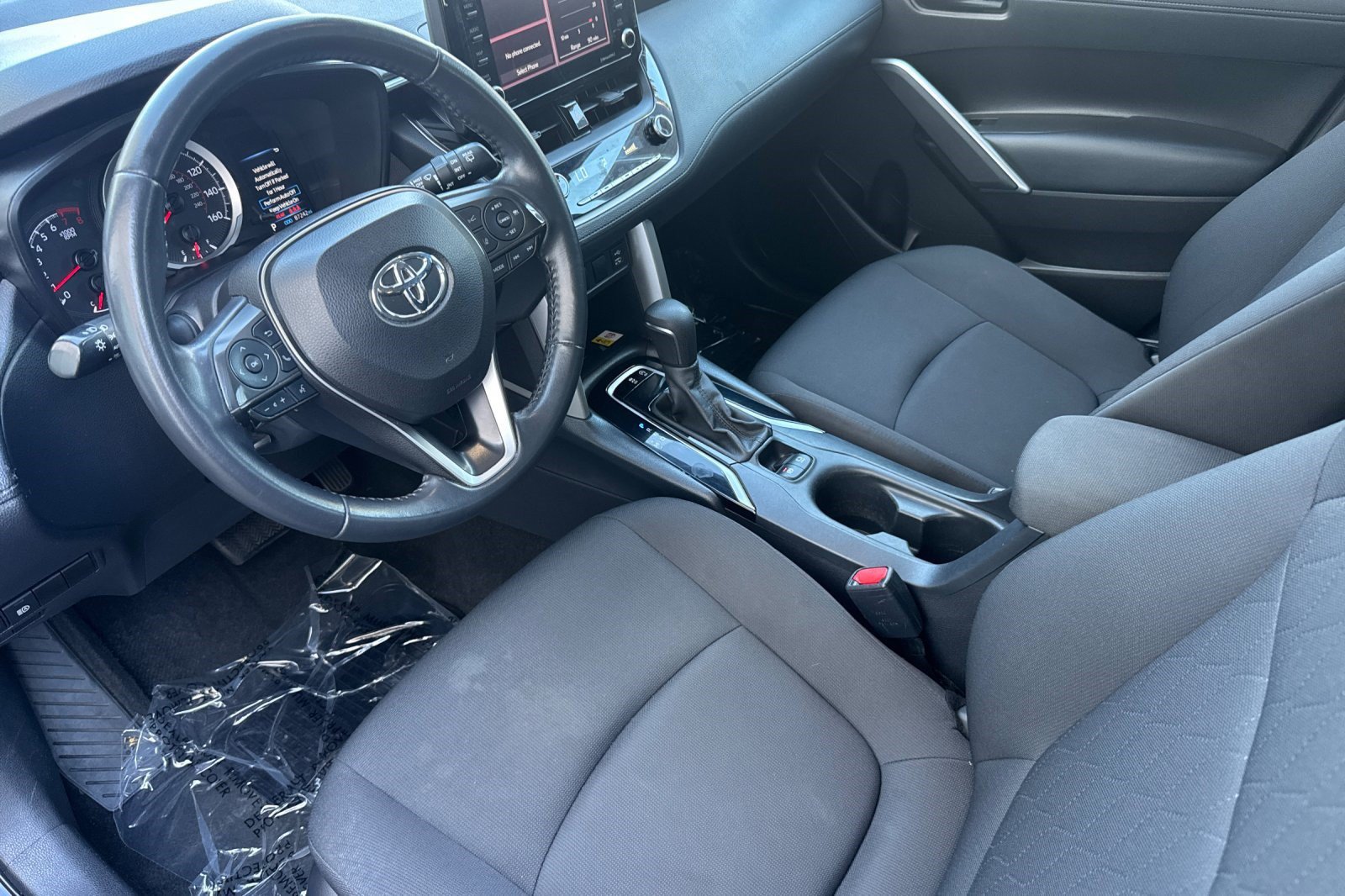 Used 2022 Toyota Corolla Cross LE FWD image 4