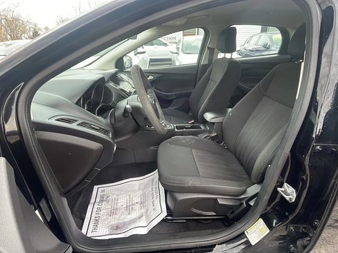 Used 2018 Ford Focus SE FWD image 10