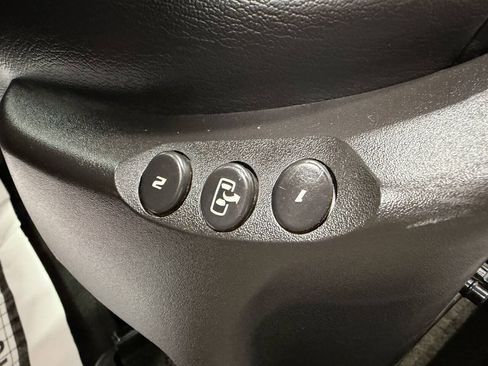 Used 2004 Cadillac XLR RWD image 38