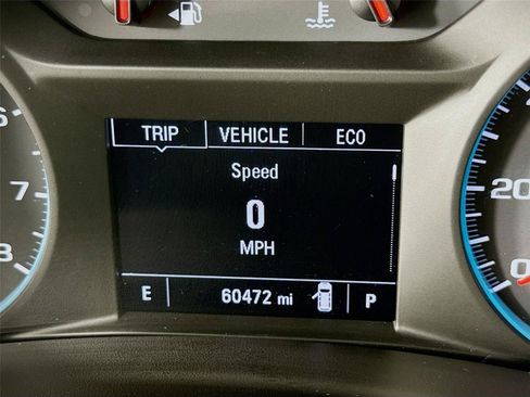 Used 2018 Chevrolet Equinox LT FWD image 2