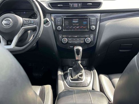 Used 2022 Nissan Rogue Sport SL image 3