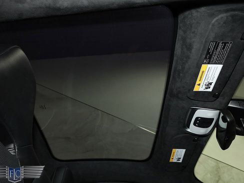 Used 2022 McLaren GT image 30