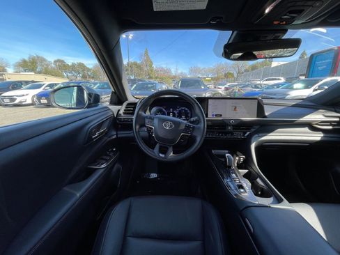 Used 2025 Toyota Crown XLE image 35