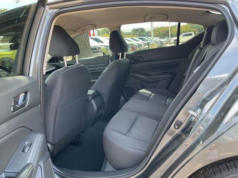 New 2026 Nissan Altima 2.5 SV FWD image 9