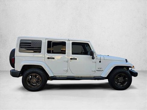 Used 2017 Jeep Wrangler Unlimited Sahara w/ Max Tow Package AWD/4WD image 4