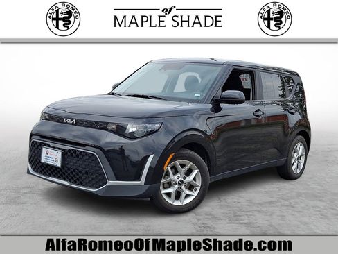 Used 2023 Kia Soul LX w/ Option Group 015 FWD image 1