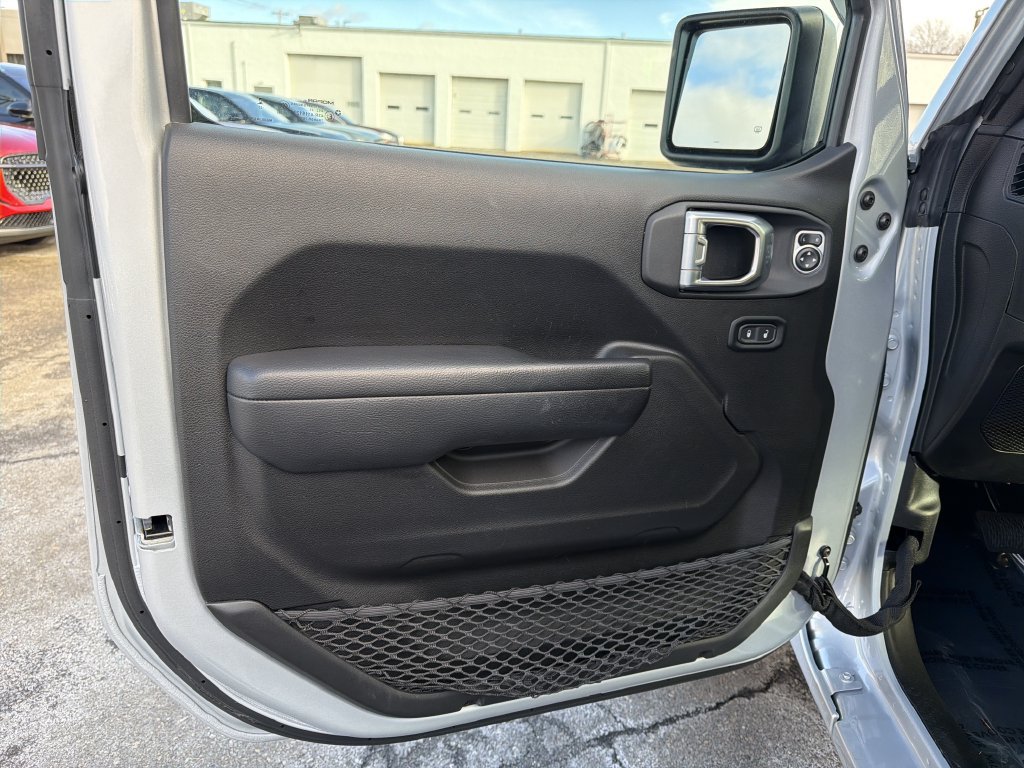 Used 2024 Jeep Wrangler Unlimited AWD/4WD image 13