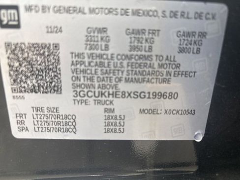 Used 2025 Chevrolet Silverado 1500 ZR2 w/ Technology Package image 33