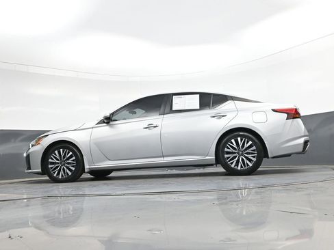 Used 2023 Nissan Altima 2.5 SV w/ SV Premium Package FWD image 48