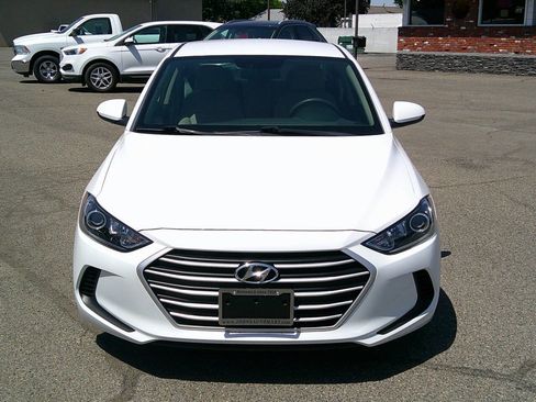 Used 2018 Hyundai Elantra SE w/ SE Connectivity Package 04 FWD image 2