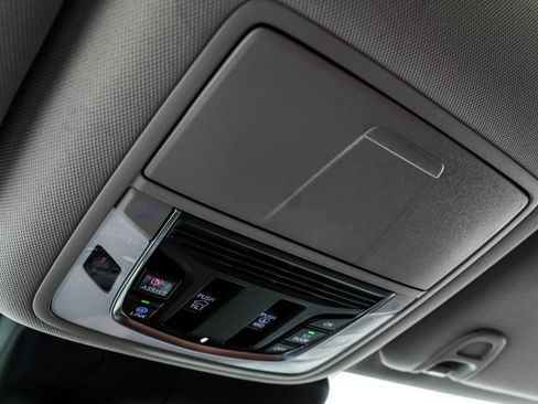 Used 2025 Acura RDX SH-AWD w/ Technology Package image 40
