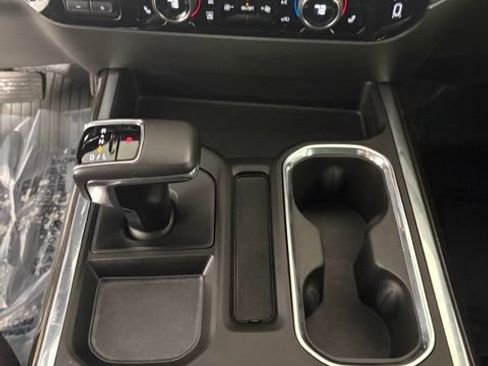 Used 2022 Chevrolet Silverado 1500 RST w/ Z71 Off-Road Package AWD/4WD image 17