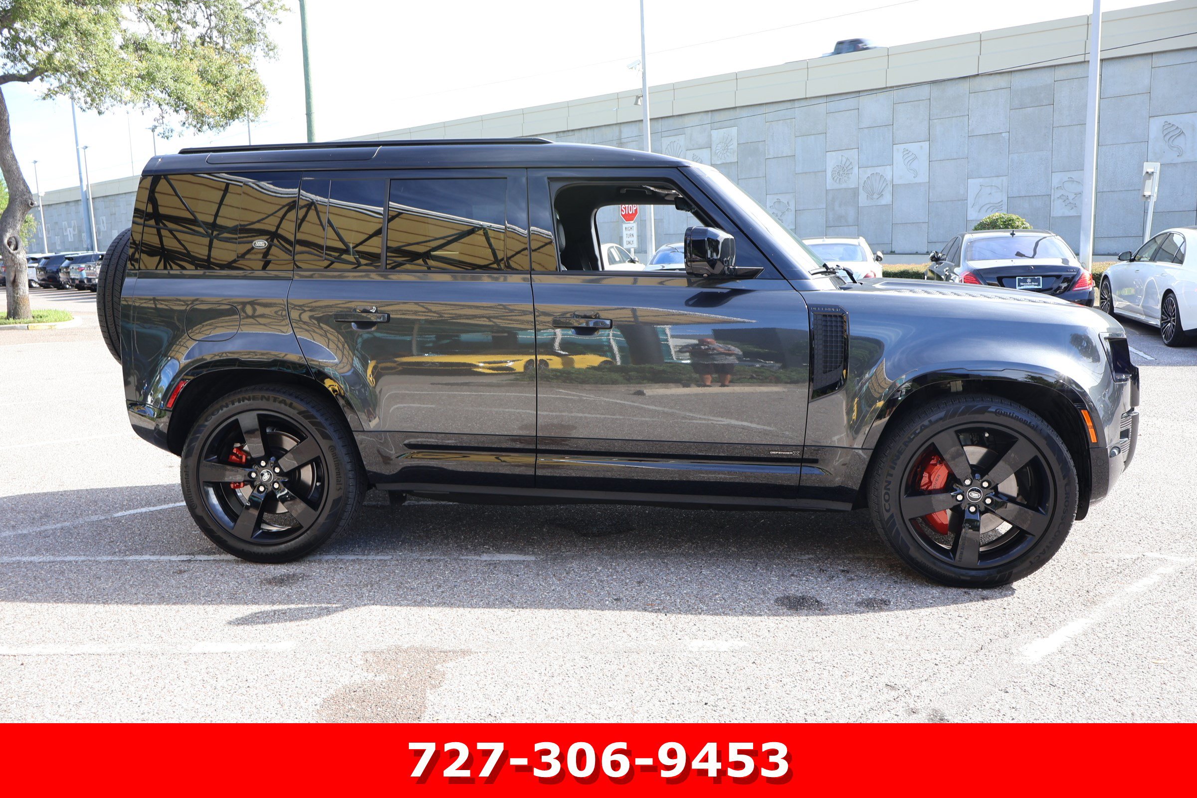 Used 2024 Land Rover Defender 110 X AWD/4WD image 10