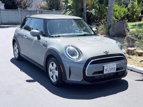 Used 2022 MINI Cooper 2-Door Hardtop FWD image 4