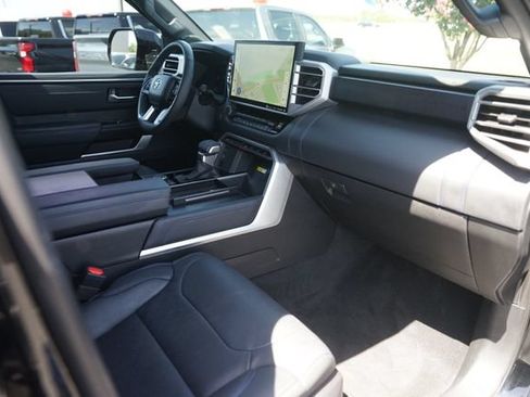 Used 2024 Toyota Sequoia Platinum AWD/4WD image 20