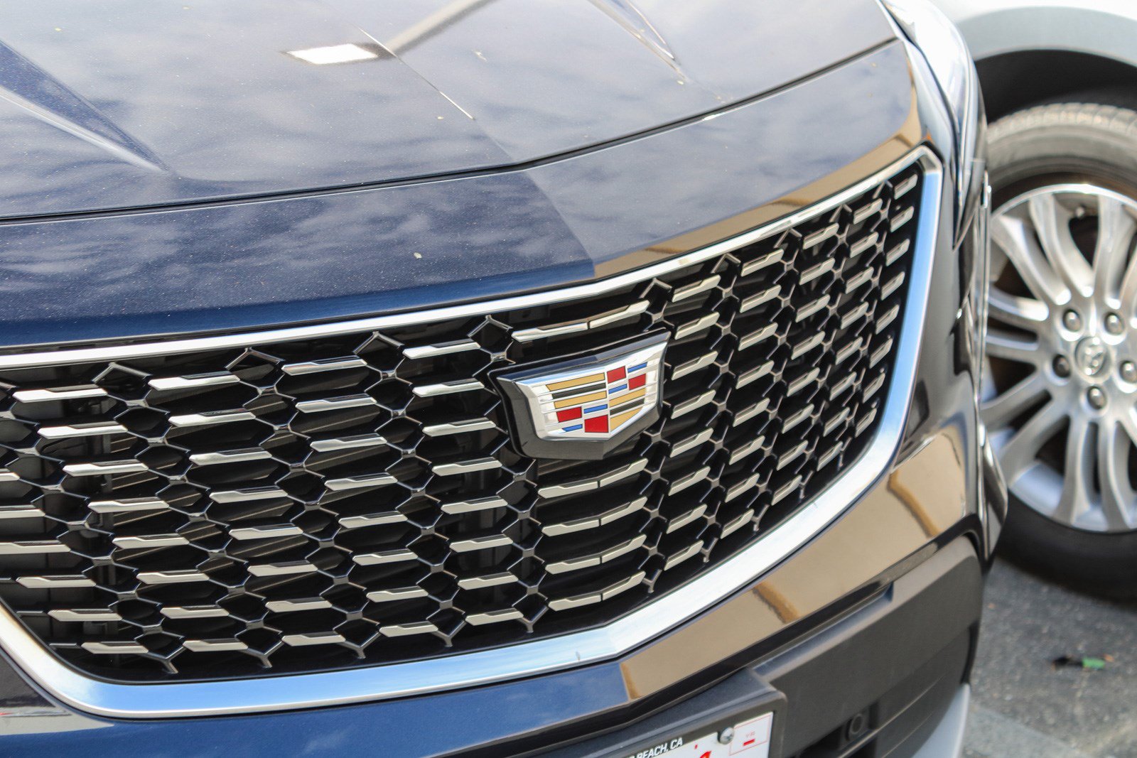 Used 2023 Cadillac XT4 Premium Luxury FWD image 6