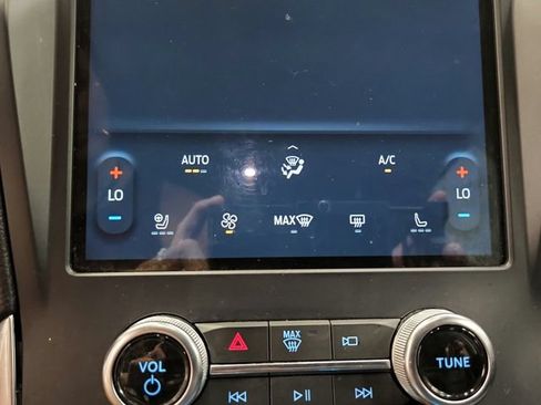 Used 2023 Ford Edge Titanium AWD/4WD image 23