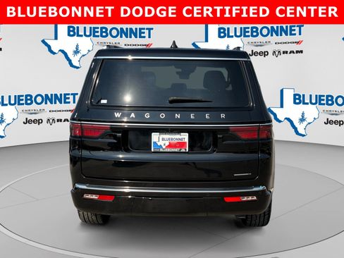 Used 2024 Jeep Wagoneer Series II w/ Flexible Seating Group RWD image 6