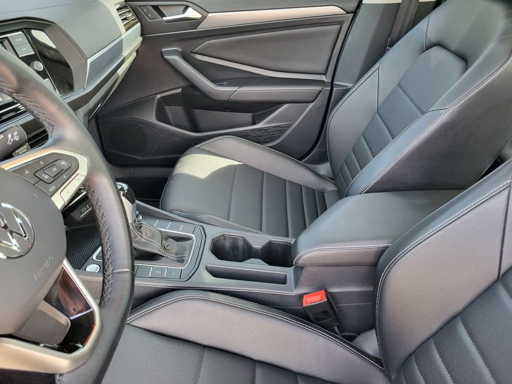 Used 2022 Volkswagen Jetta SE FWD image 25