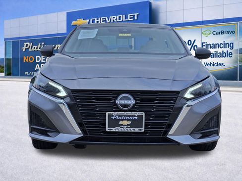 Used 2024 Nissan Altima 2.5 SV FWD image 6