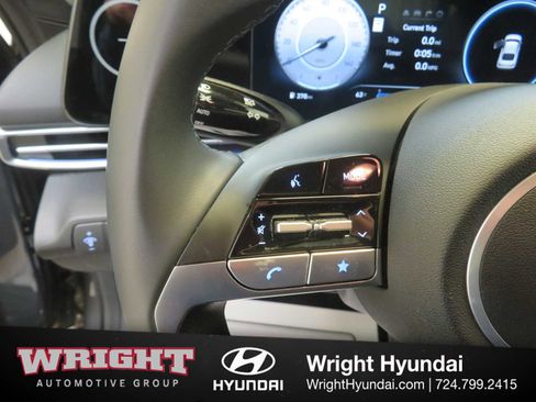 Certified 2025 Hyundai Elantra SEL image 22