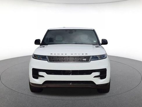 Used 2025 Land Rover Range Rover Sport SE AWD/4WD image 2