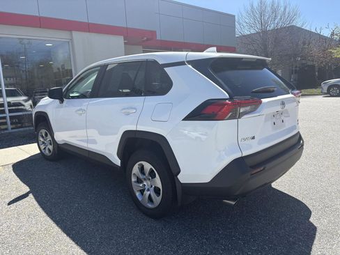 Used 2023 Toyota RAV4 LE AWD/4WD image 5