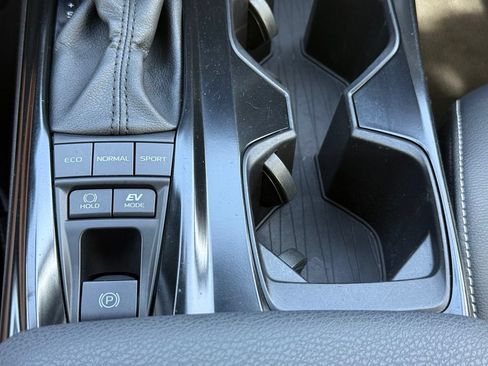 Used 2025 Toyota Camry SE FWD image 20