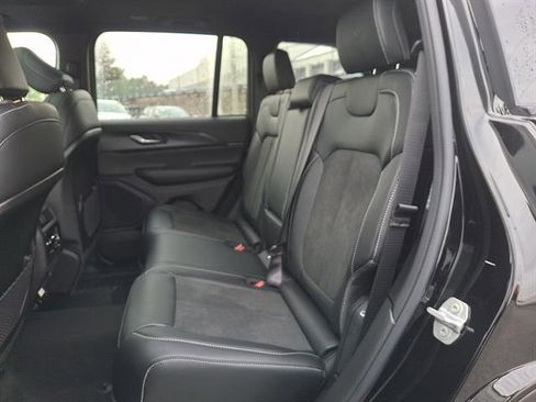 New 2025 Jeep Grand Cherokee Altitude image 7