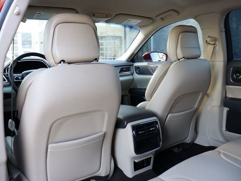 Used 2020 Lincoln Continental w/ Premium Package image 35