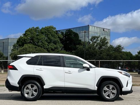 Used 2024 Toyota RAV4 XLE FWD image 3