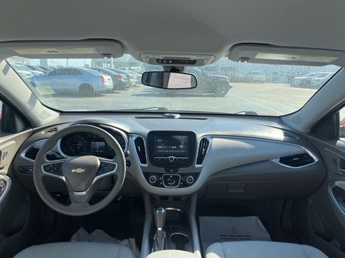 Used 2018 Chevrolet Malibu LT image 8