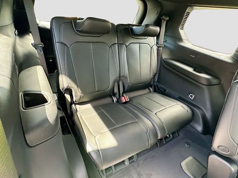 New 2025 Jeep Grand Cherokee L Limited w/ Luxury Tech Group II image 31