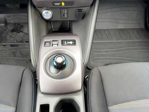 Certified 2022 Nissan Leaf S image 13