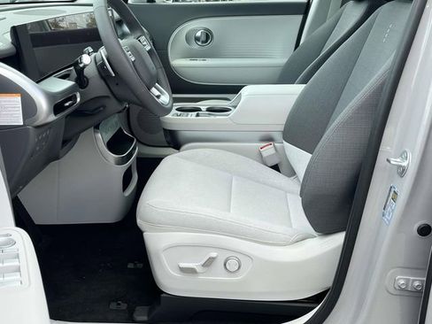 New 2026 Hyundai Ioniq 9 S w/ Tow & Go Package RWD image 10