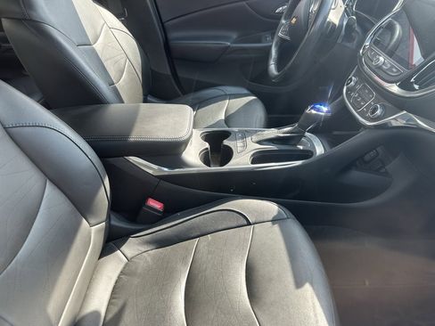 Used 2019 Chevrolet Volt Premier w/ Driver Confidence II Package image 9