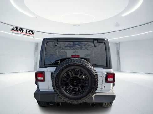 Used 2020 Jeep Wrangler Sport AWD/4WD image 4