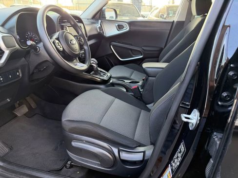 Used 2020 Kia Soul LX image 26