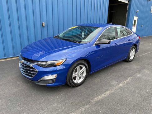 Used 2023 Chevrolet Malibu LS image 2