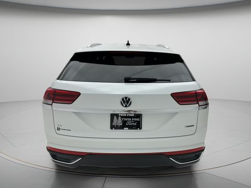 Used 2023 Volkswagen Atlas Cross Sport SE AWD/4WD image 7