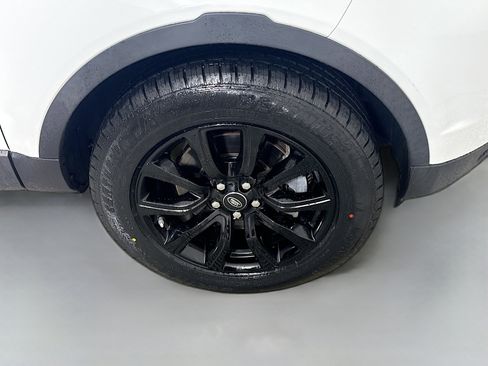 Used 2019 Land Rover Range Rover Evoque SE image 32