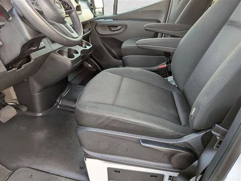 Used 2024 Mercedes-Benz Sprinter 2500 image 11