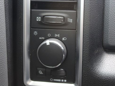 Used 2016 RAM 2500 SLT AWD/4WD image 12