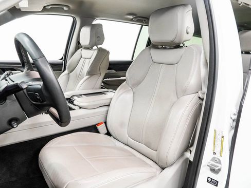 Used 2024 Jeep Wagoneer L Series II w/ Flexible Seating Group AWD/4WD image 43